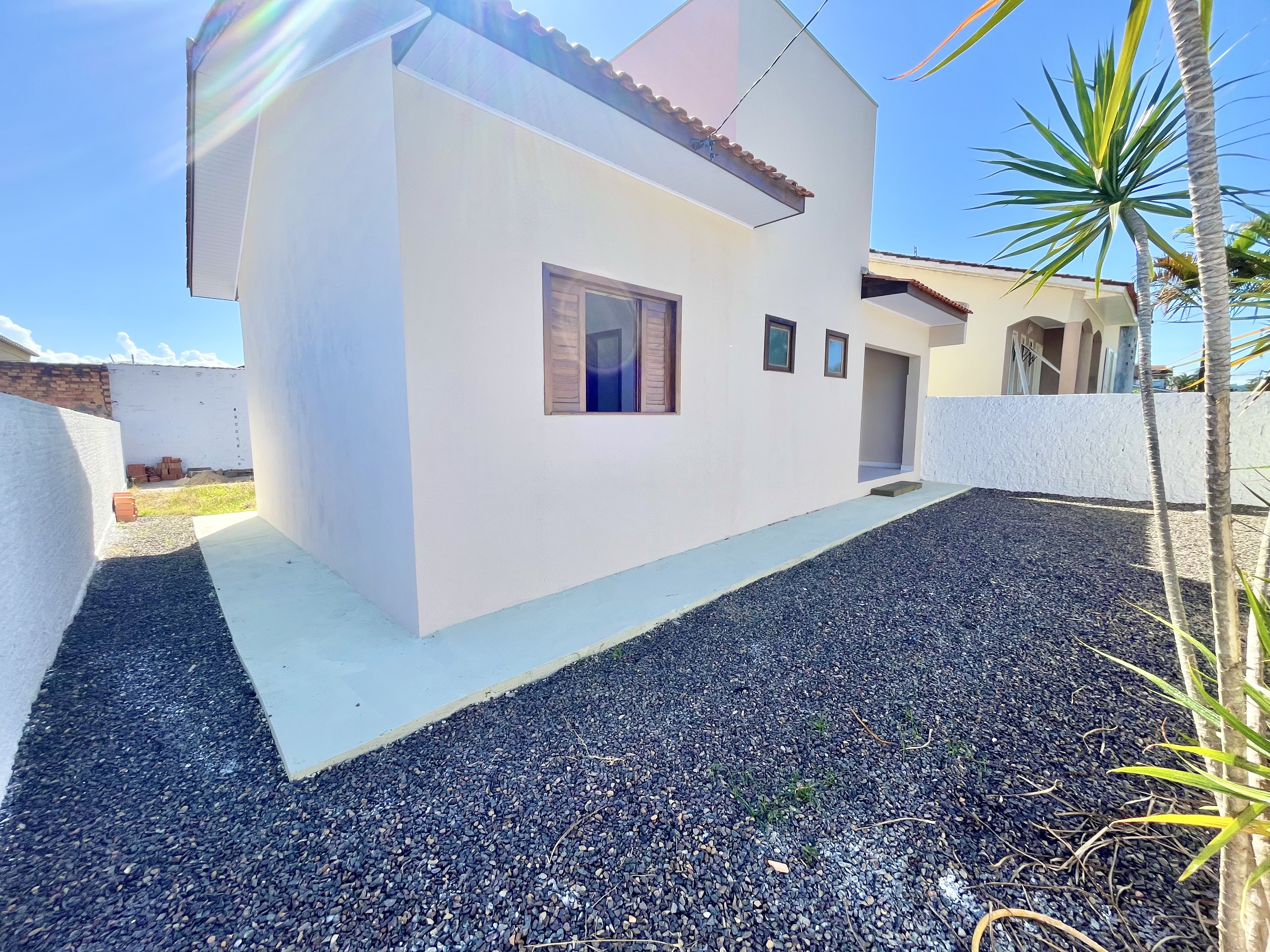 Foto do imóvel Casa 100% Reformada com Amplo Quintal no Monte Castelo