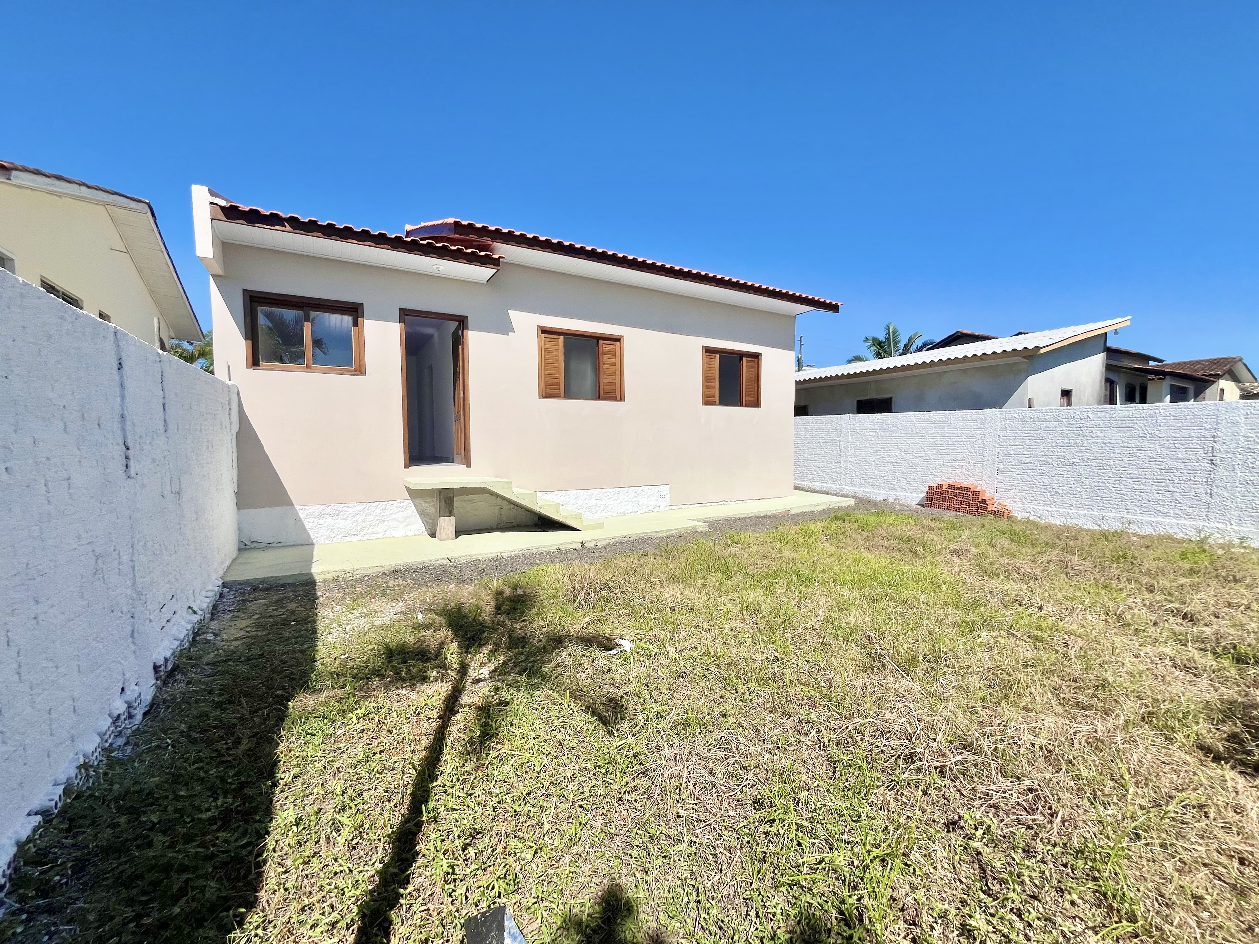 Foto do imóvel Casa 100% Reformada com Amplo Quintal no Monte Castelo
