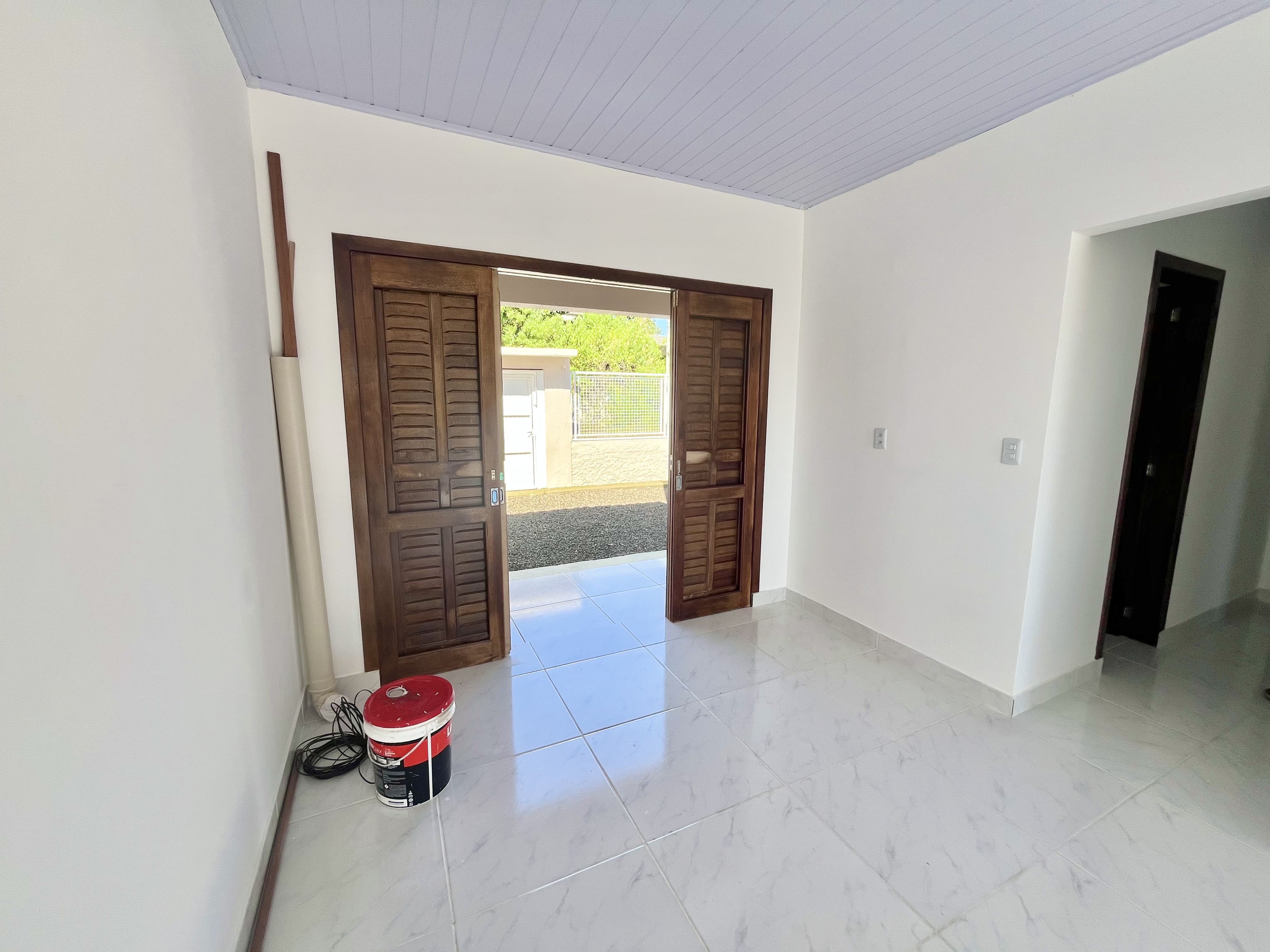 Foto do imóvel Casa 100% Reformada com Amplo Quintal no Monte Castelo
