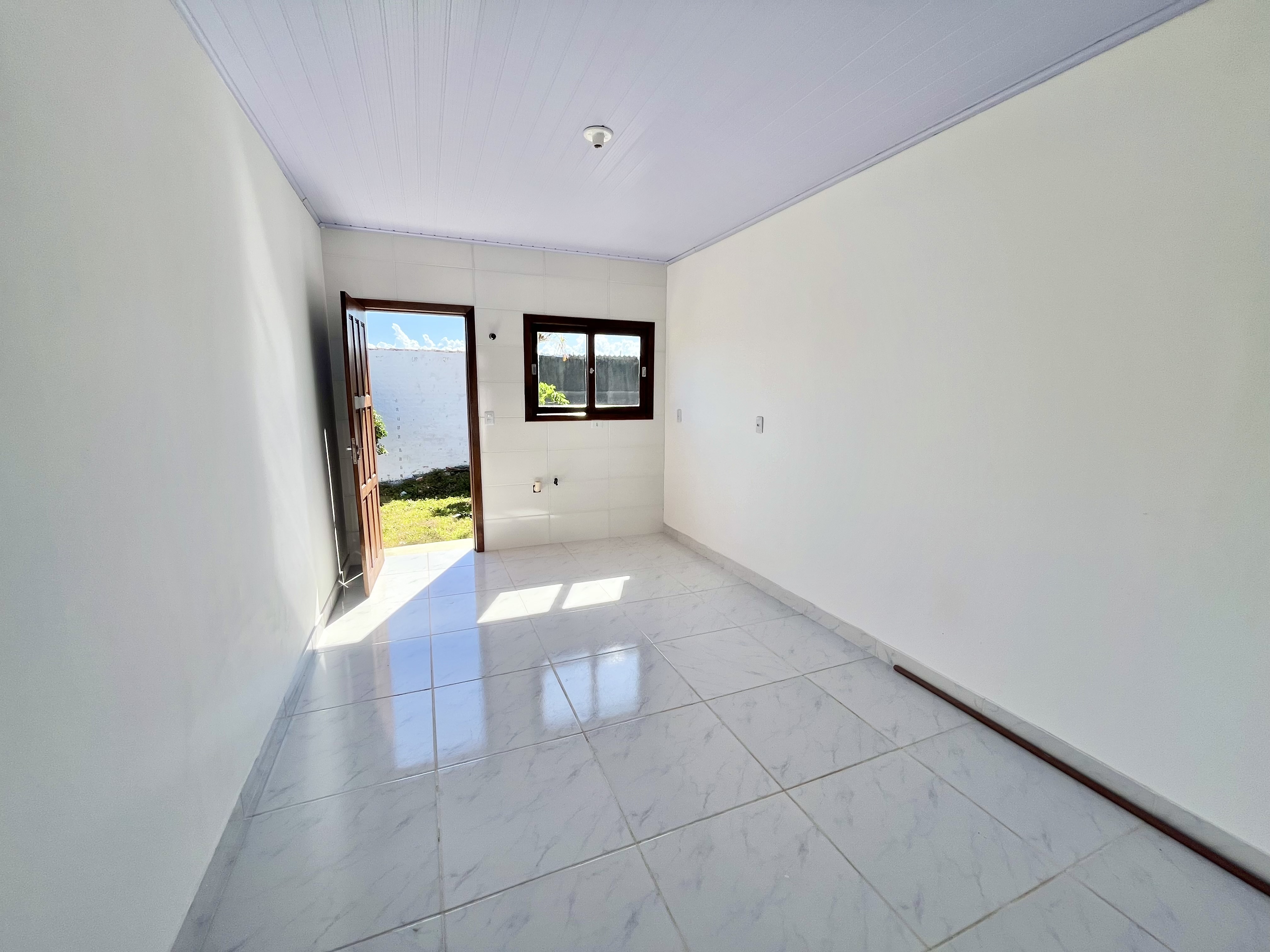 Foto do imóvel Casa 100% Reformada com Amplo Quintal no Monte Castelo