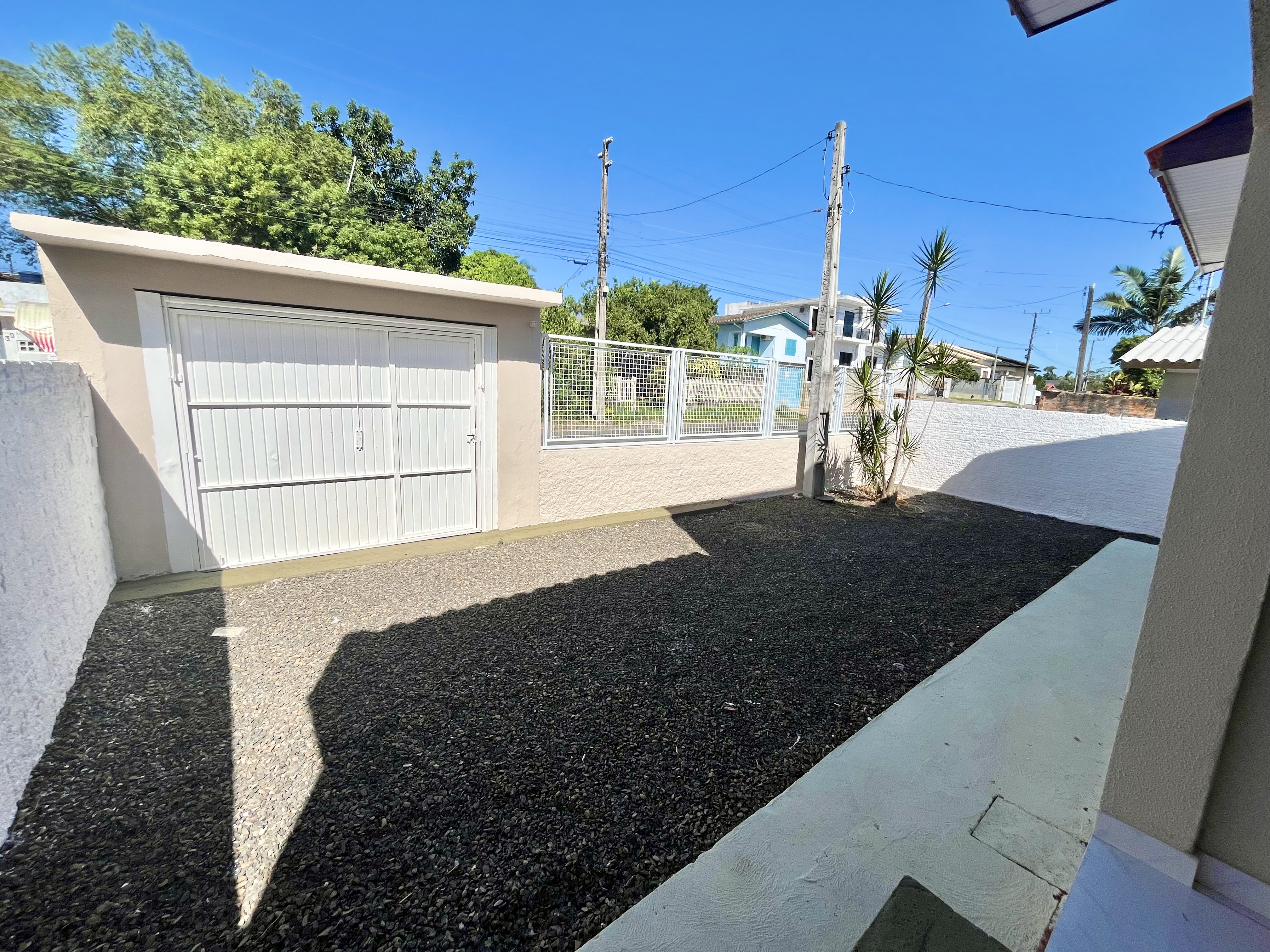 Foto do imóvel Casa 100% Reformada com Amplo Quintal no Monte Castelo