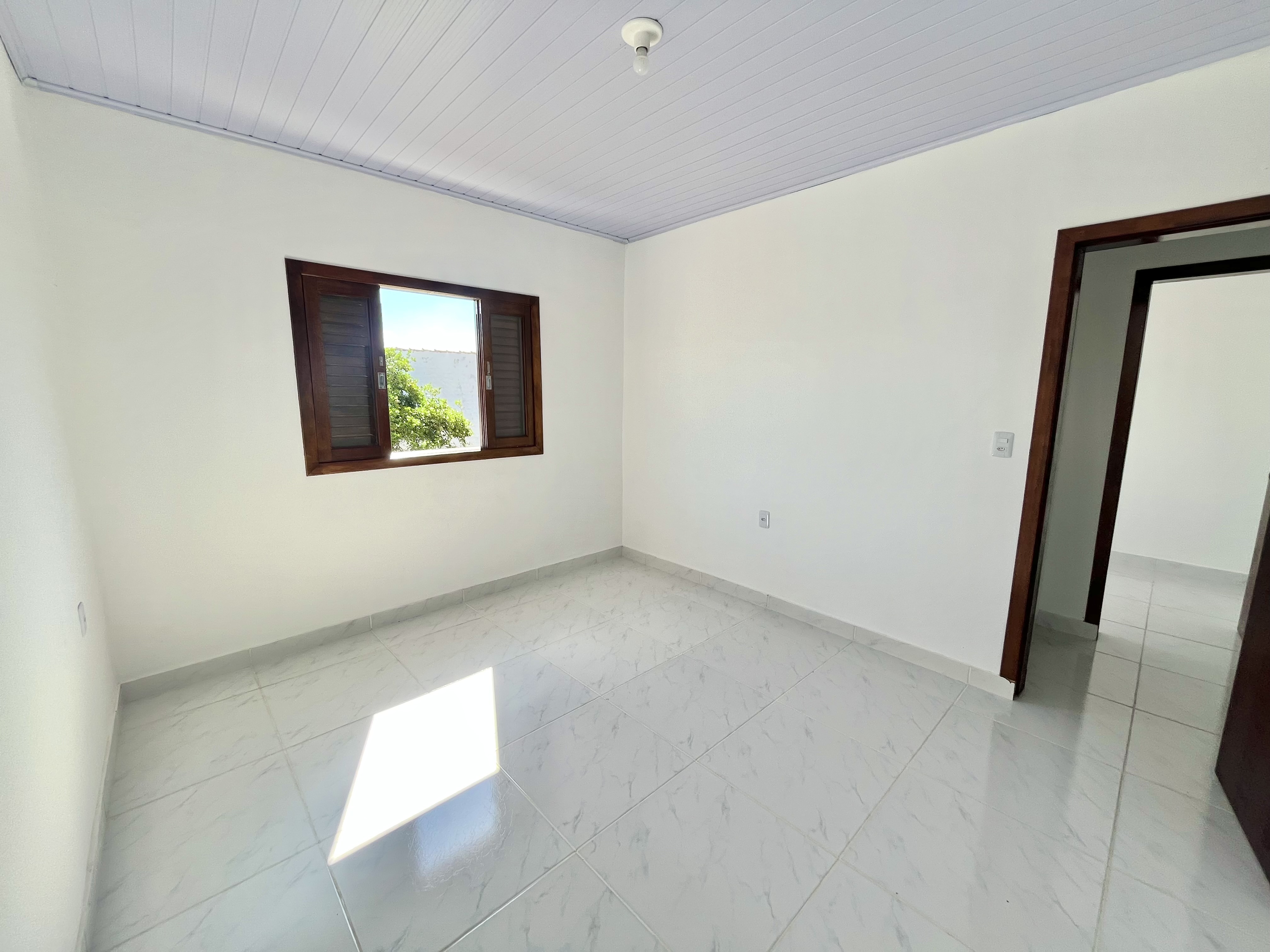 Foto do imóvel Casa 100% Reformada com Amplo Quintal no Monte Castelo