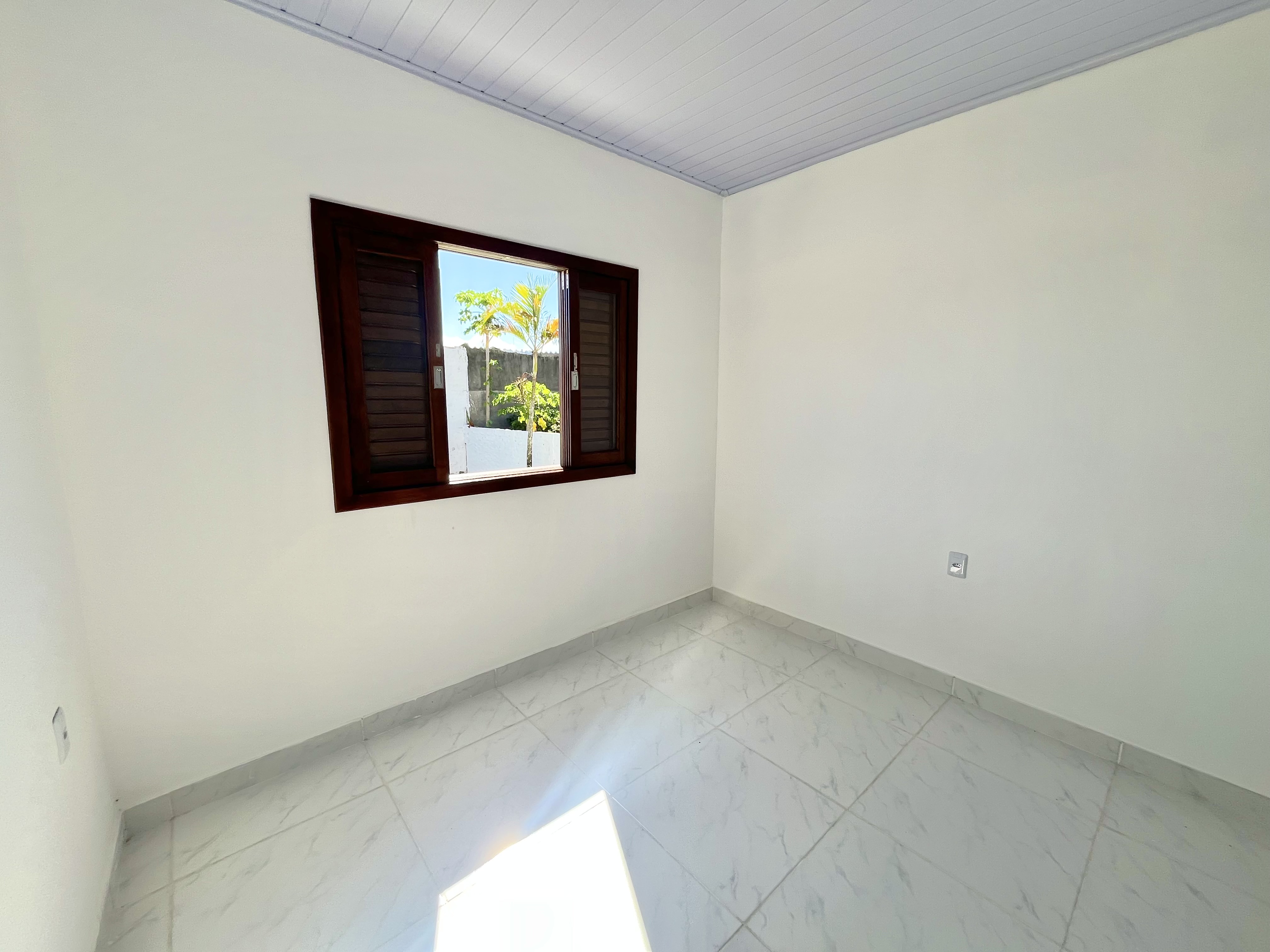 Foto do imóvel Casa 100% Reformada com Amplo Quintal no Monte Castelo